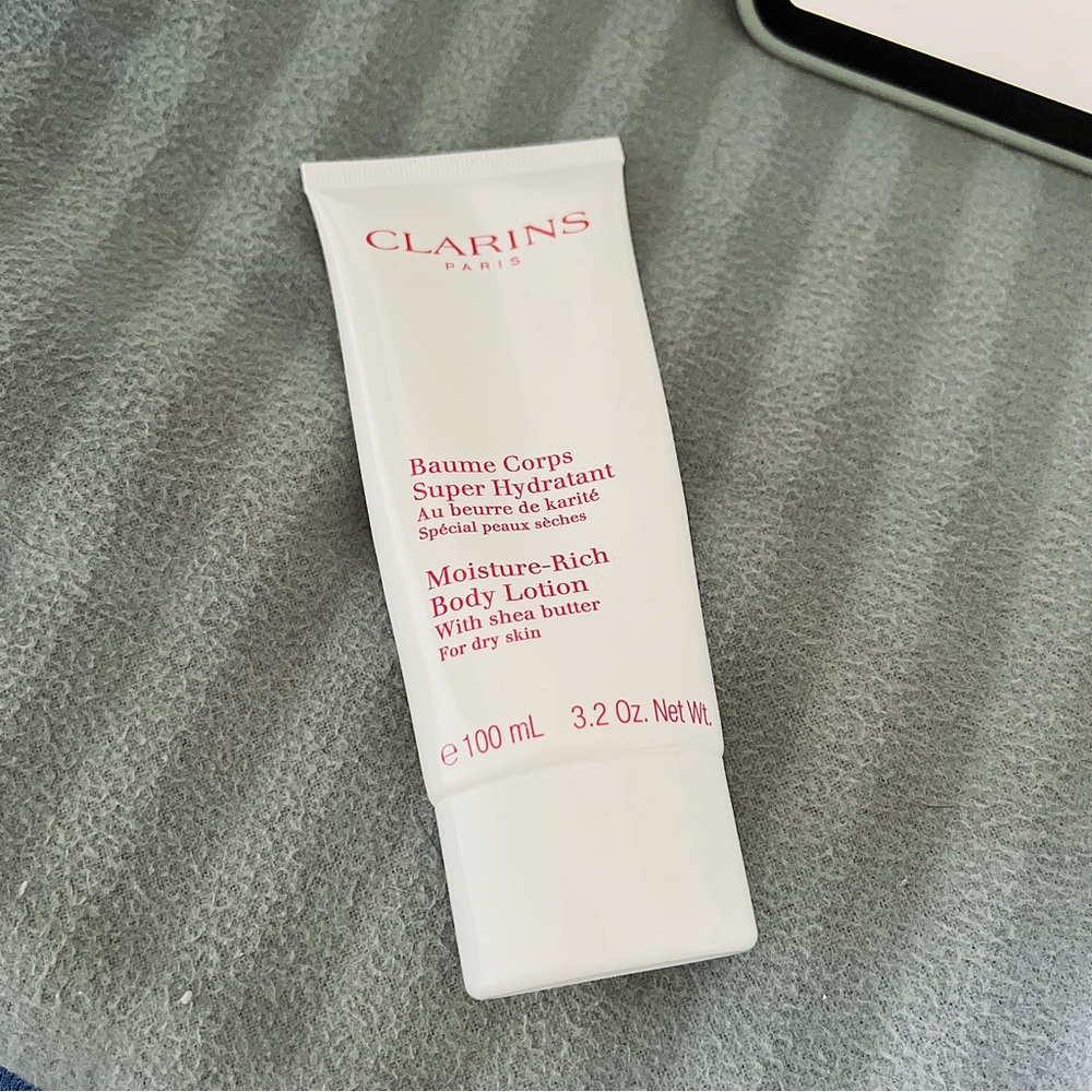 Clarins moisture rich body lotion